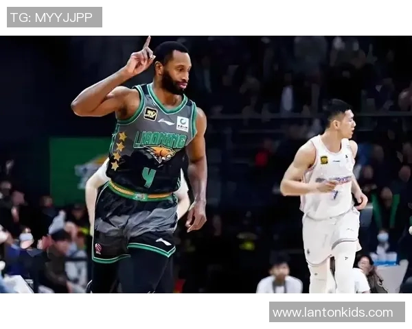 双双发威！广厦外援布朗&卡尔顿半场合砍32分5盖帽