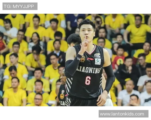 马健调侃文班：打鹈鹕时三分越不进越要投 有点孩子气 还在青春期