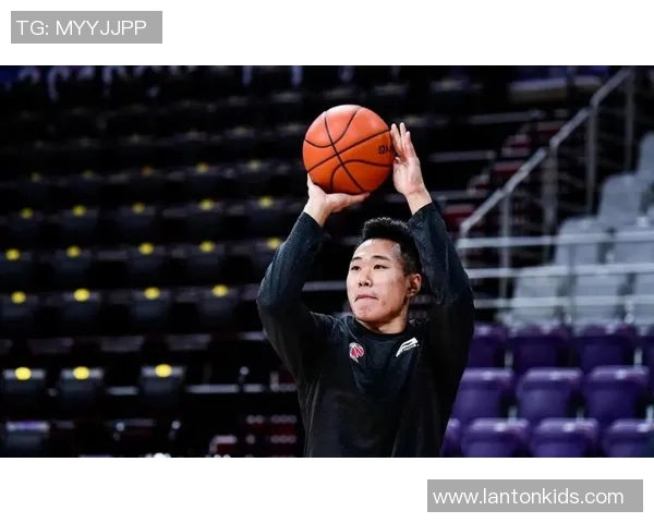 赢麻！CBA官宣：深圳核心贺希宁+史密斯 包揽月最佳球员+外援