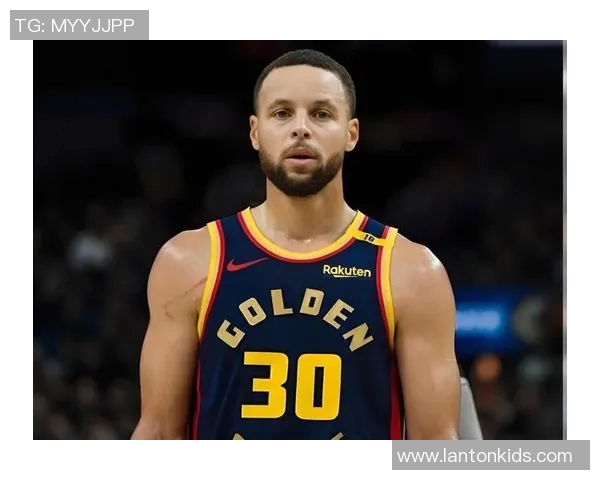 曝库里发短信祝贺勇士击败火箭！追梦透露喜讯：库里亲口承诺一定复出